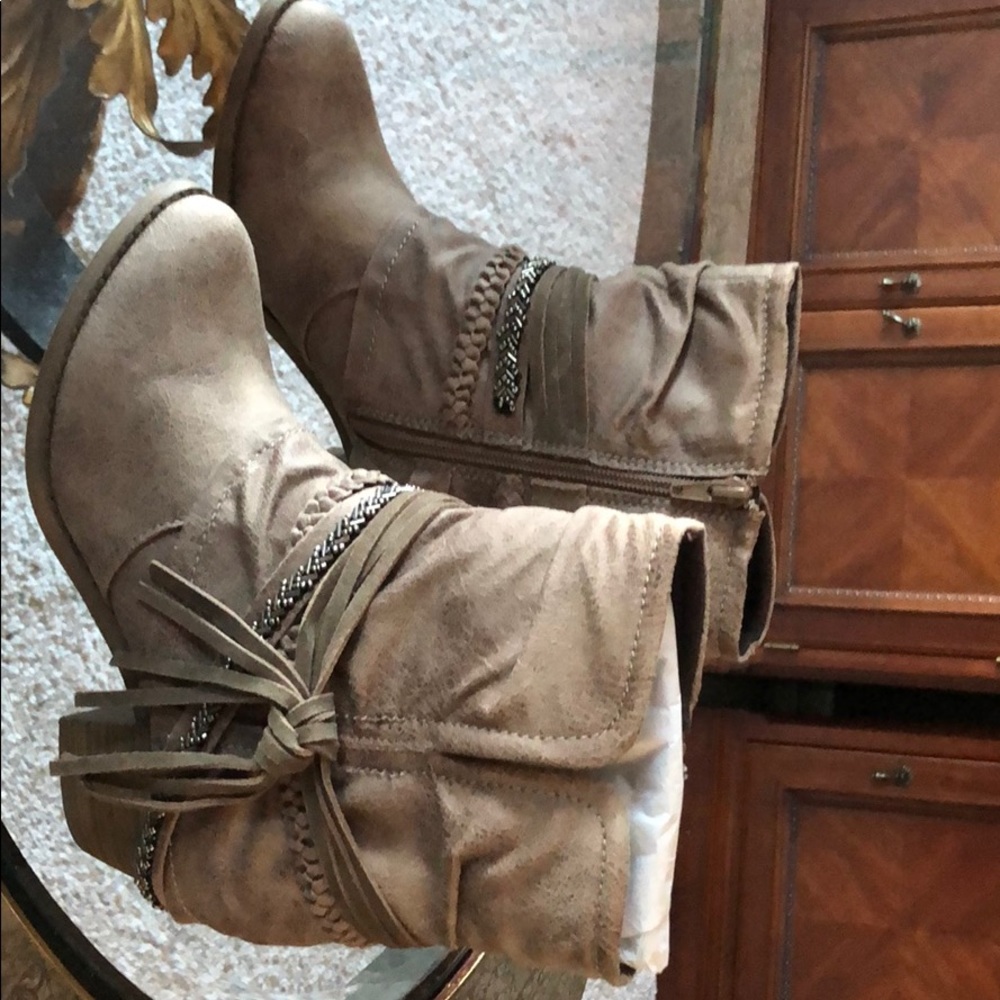 Jelly pop brown suede like ankle boots